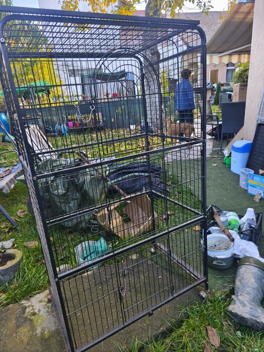 Cusca metalica pe 3 nivele pentru animale de companie