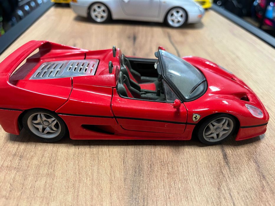 Метална колекционерска количкa  модел BBURAGO FERRARI F50 мащаб 1:24