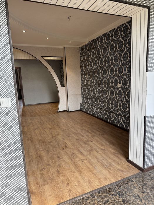 Sergili 7 malika toyxonani orqasida 3 xona yevro remont uy sotiladi sr