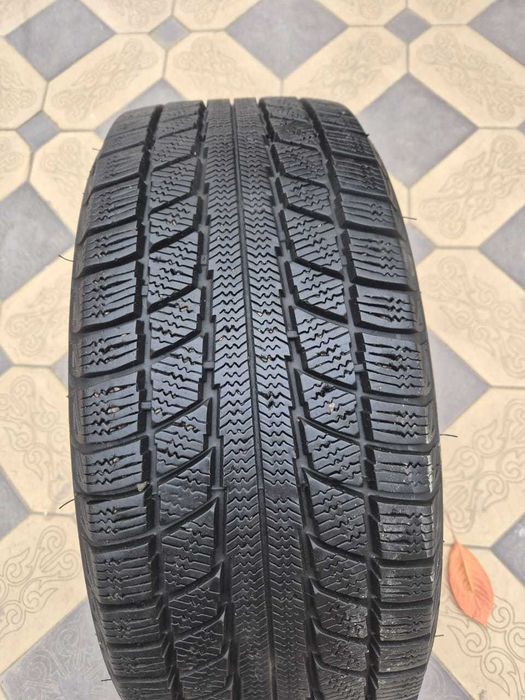 Комплект зимних шин  б/у