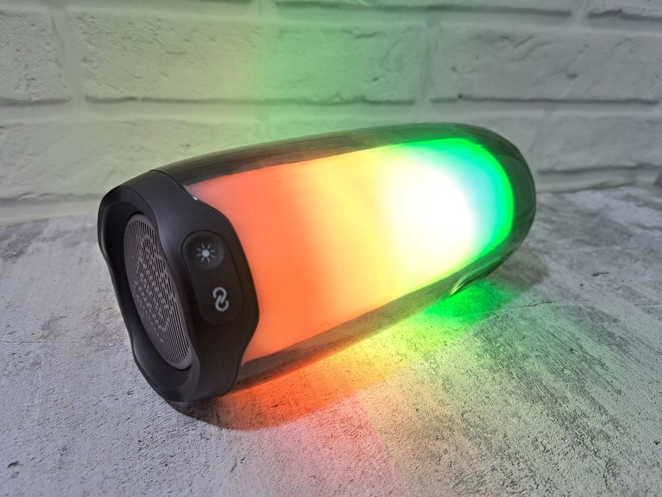 Продам портативную колонку JBL Pulse 4