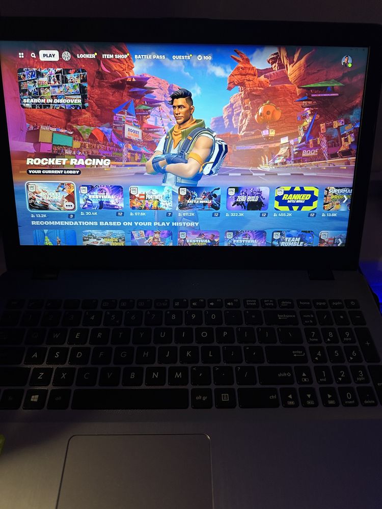 Laptop Asus i7 ‘th8 32Gb Ram