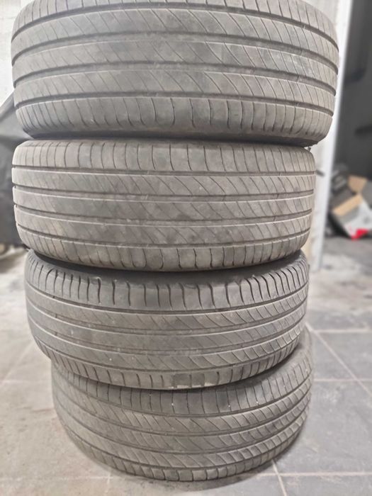 Продавам летни гуми Мишелин 215/55/17 Дот2021
