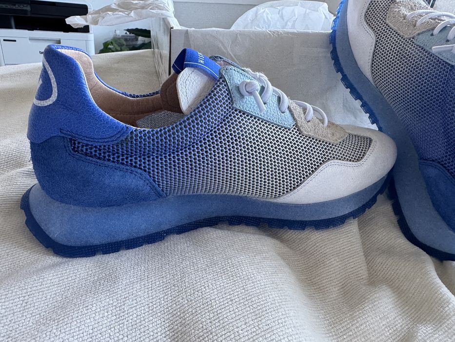 Чисто нови спортни дамски обувки Hispanitas