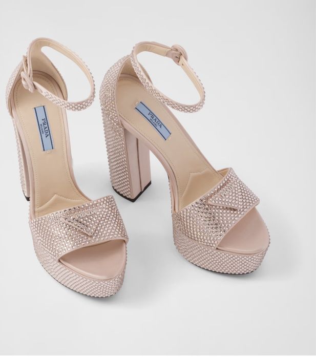 Обувки на ток всякакъв бранд