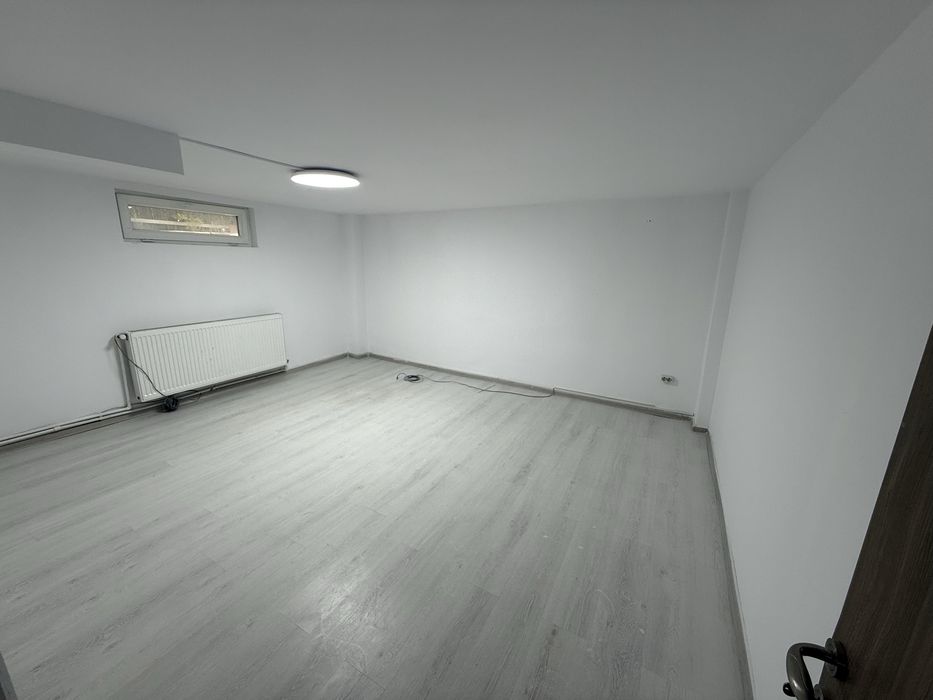 Inchiriez apartament demisol zona Doamna Ghica pretabil birou etc
