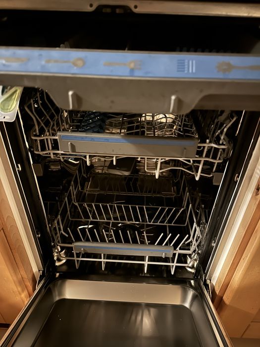 Съдомиялна за вграждане 45см electrolux