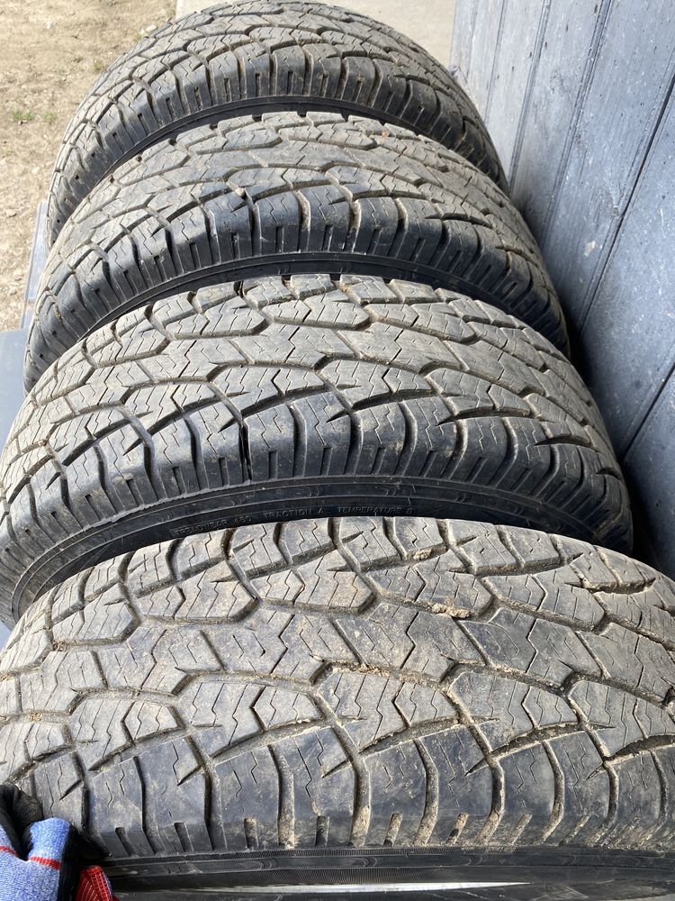 235/75 R15 anvelope cauciucuri