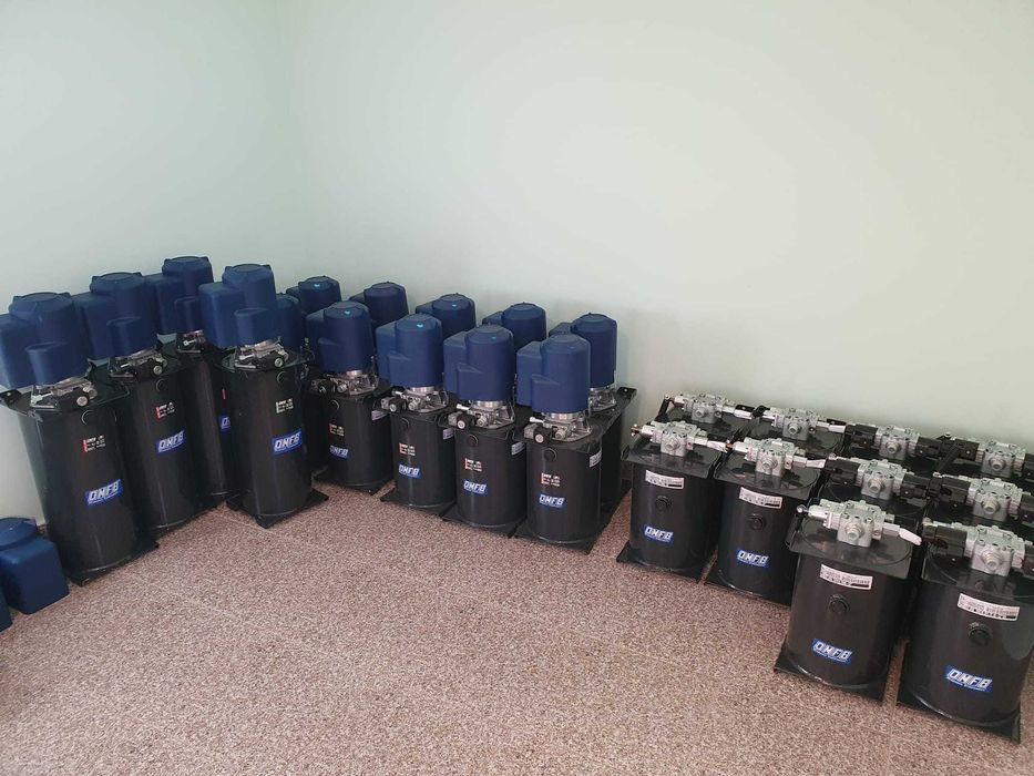 Pompe electrice 12V, 2KW si cilindri de basculare Italia