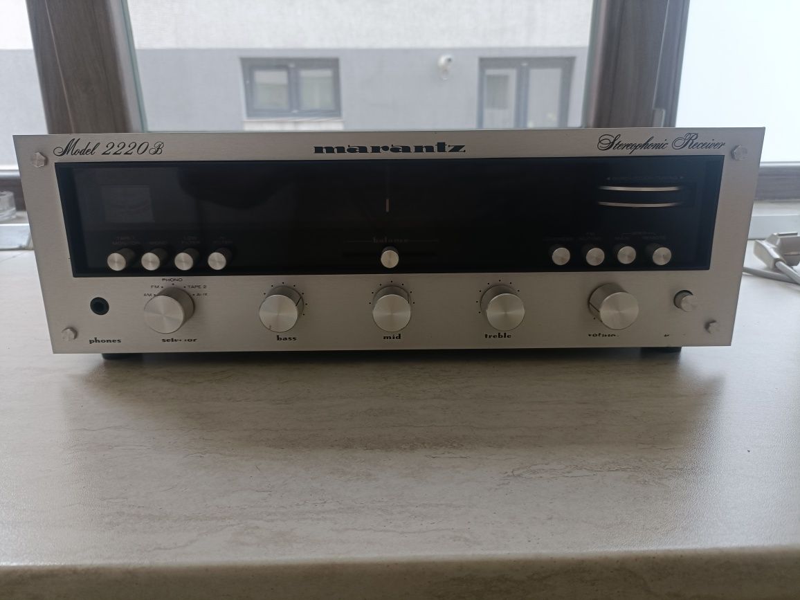 Marantz 2220B amplificator stereo vintage, perfect funcțional