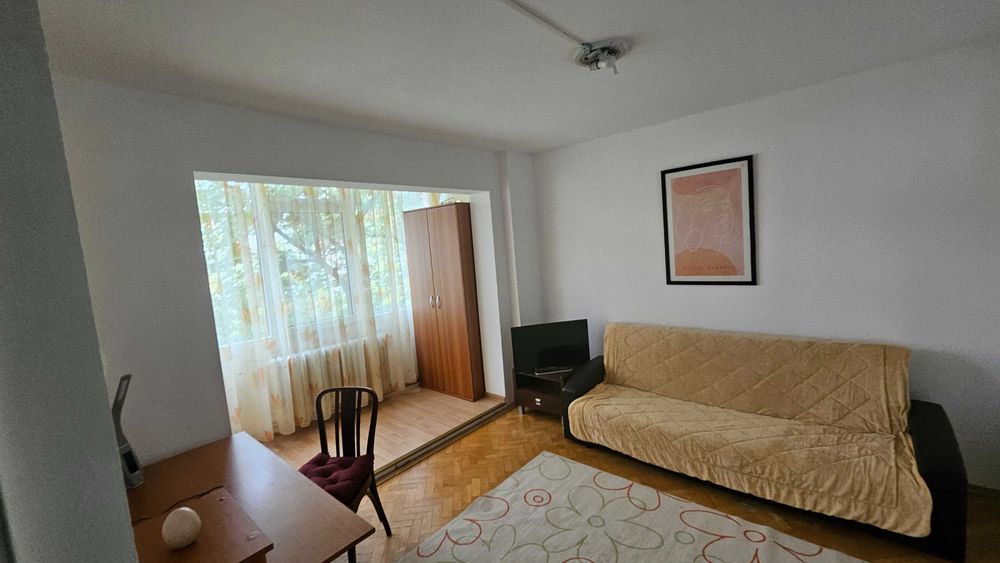 Inchiriez apartament 3 c, Podu Roș