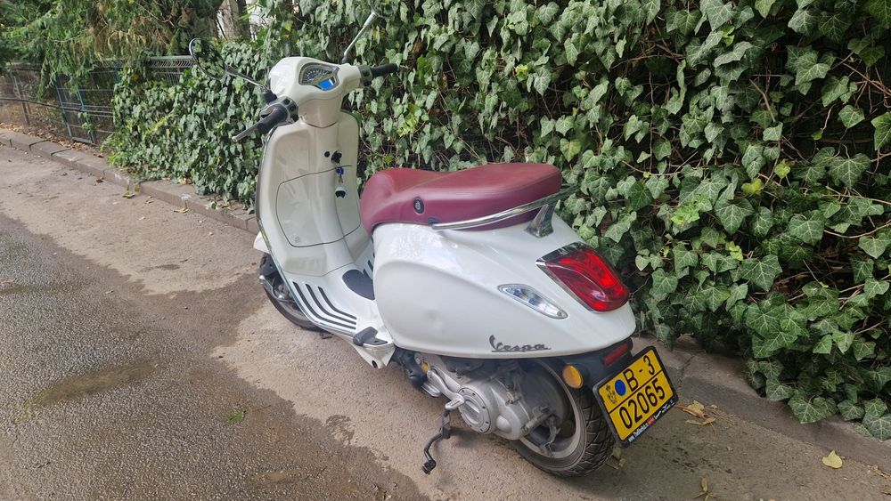Vand scuter Vespa Primavera 50cc ,  2016 , 8000 km