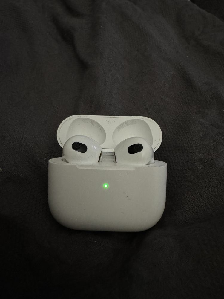 Vand Apple Airpods 3