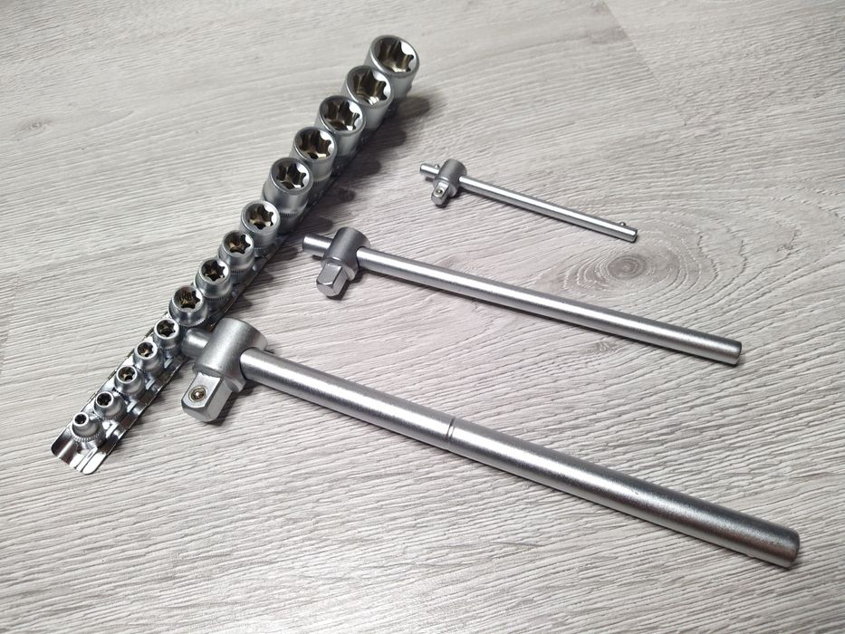 Set 17 Piese Chei Tubulare E Torx cu Sina si Antrenor Culisant NOU!