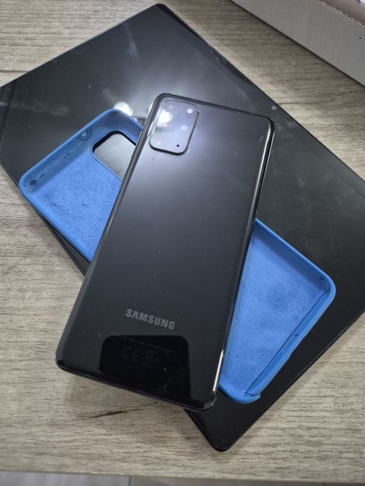 Samsung s20 plus display stricat