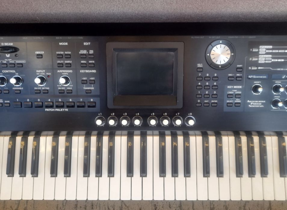 synth profesional Roland V-Synth GT