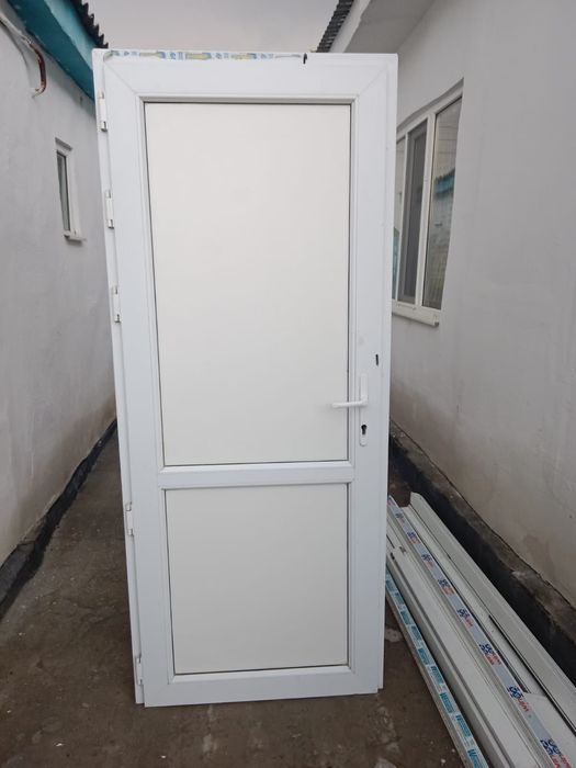 Продам пласт дверь 2 метр х 85