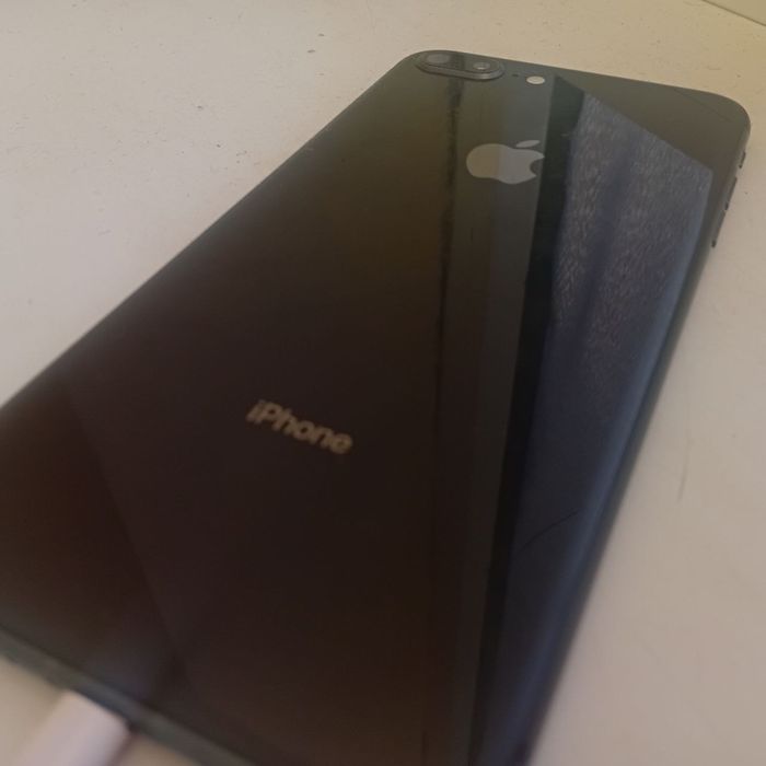 Iphone 8+ 64 GB li