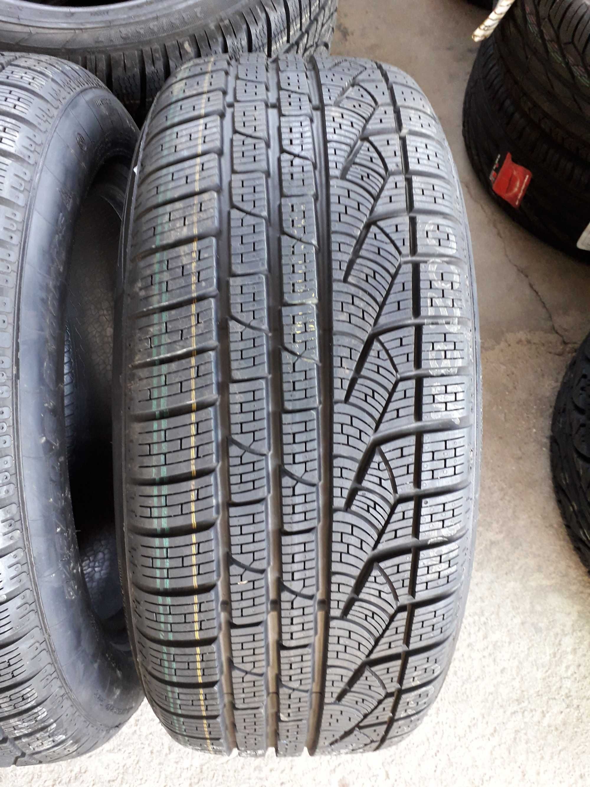 2 Нови зимни гуми R18 245/50 Pirelli Winter Sottozero serie 2 R-F 100H