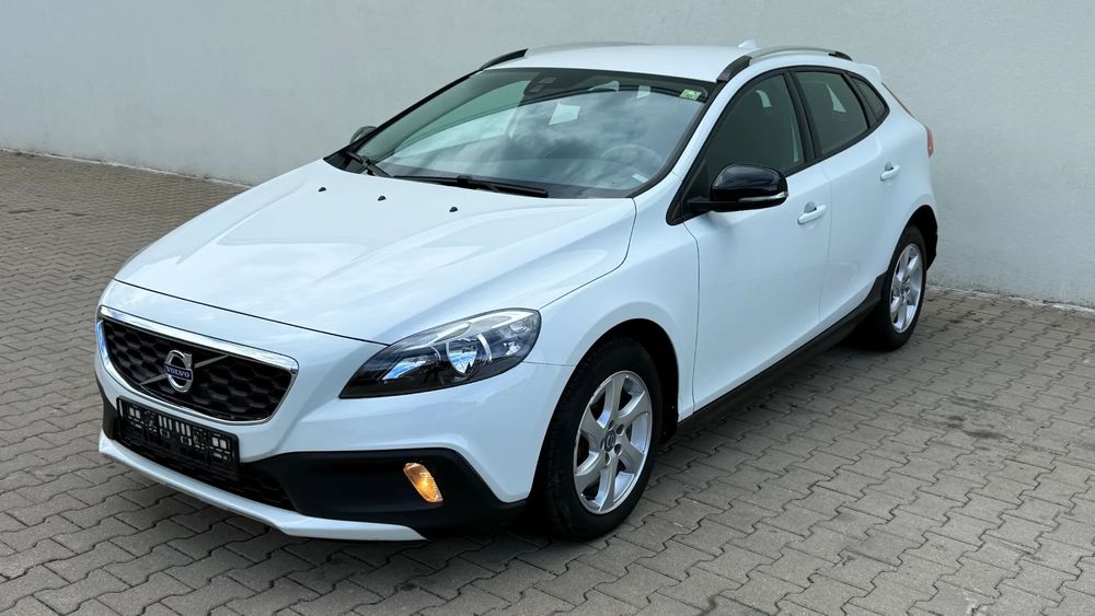 Volvo V40 CROSS-COUNTRY/AUTOMAT/152 CP/Navi/Jante/Camera/Incalzire/Bord Digital