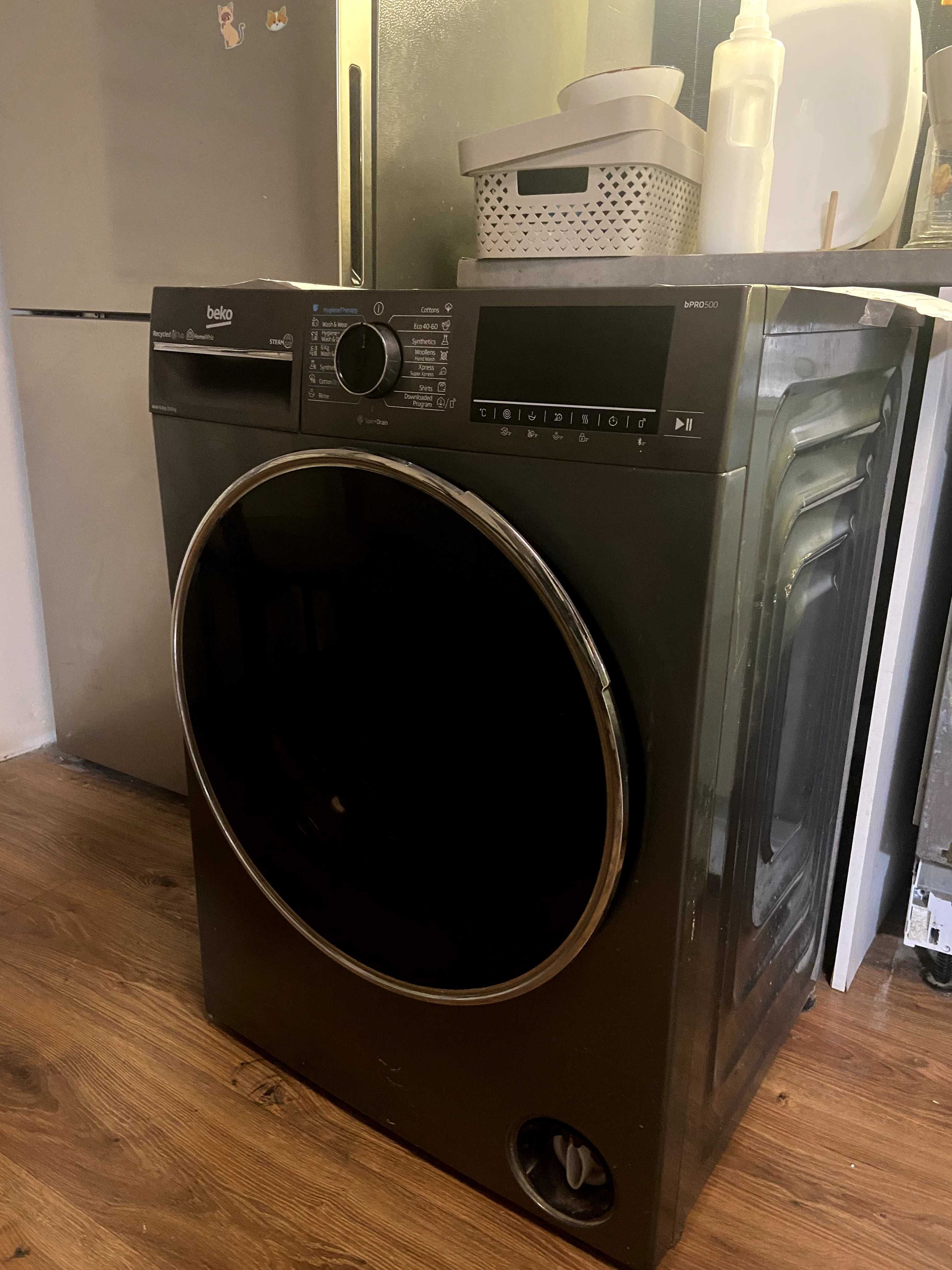 Пералня със сушилня Beko Pro500