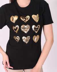 Дамска тениски със златни сърца
