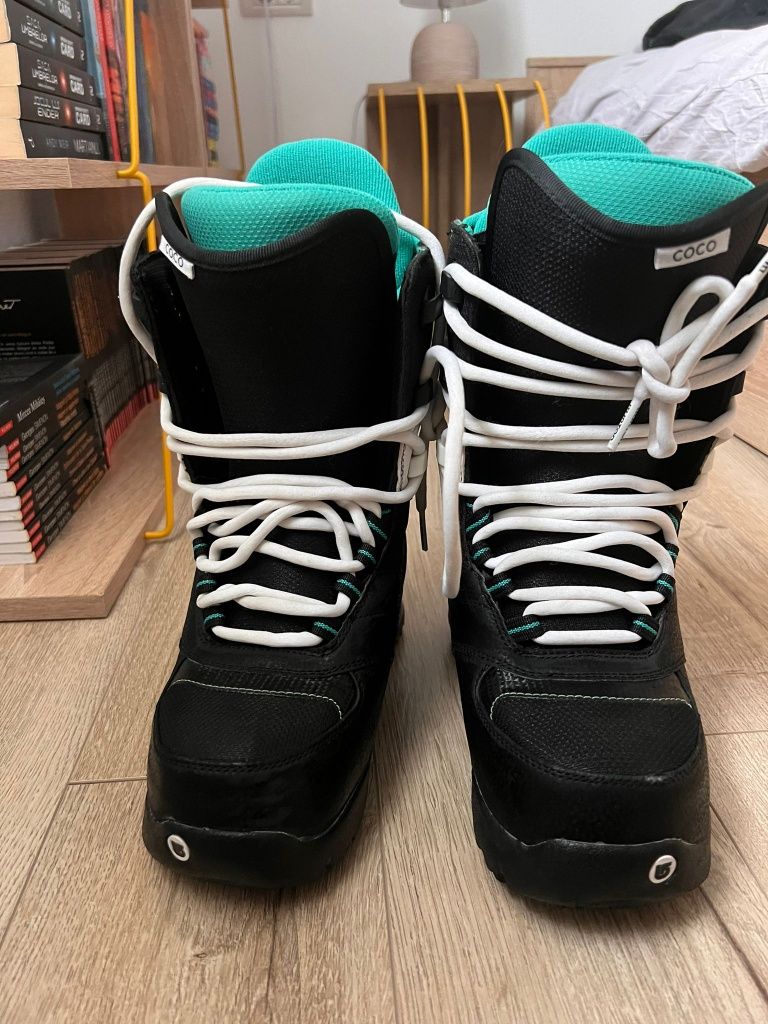 Vând boots snowboard femei burton mărimea 38