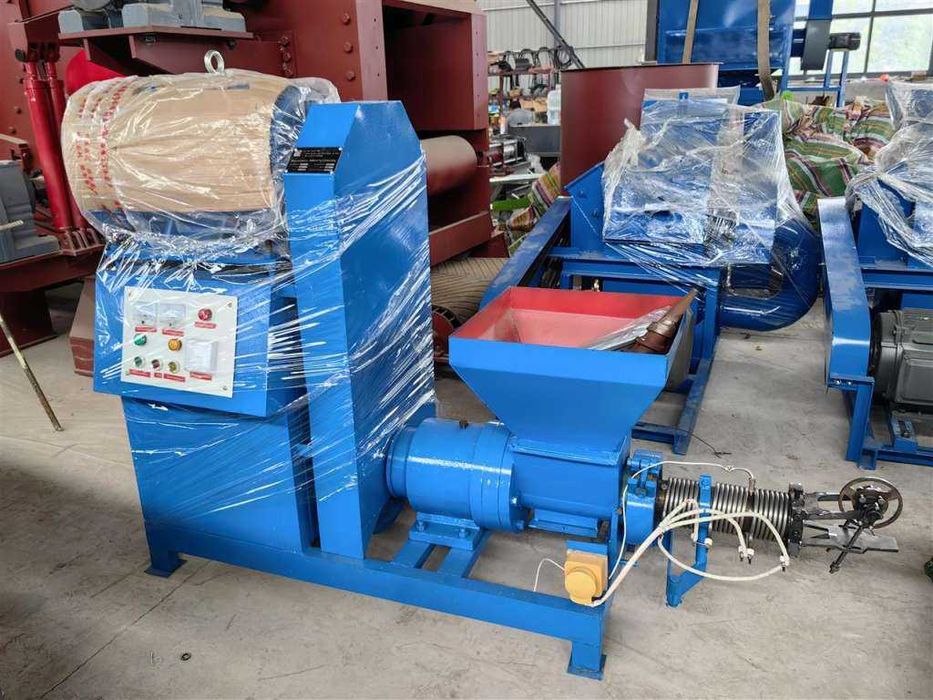 Linii Peleți Industriale de Vanzare - Capacități 200 / 300 / 450 kg/h