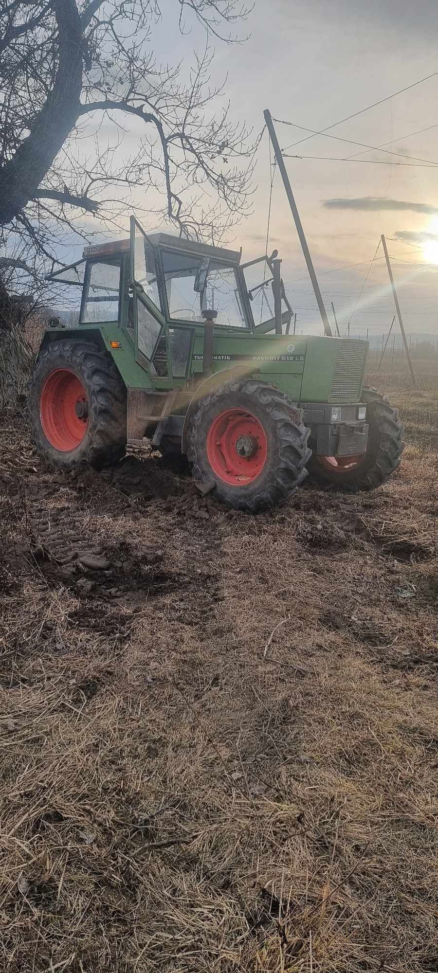 Vând tot ce se vede în poze