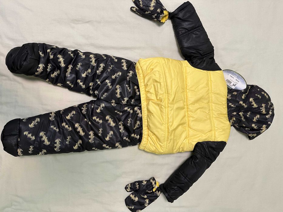 НОВ сет от зимно яке ,шушляков панталон и ръкавици Batman