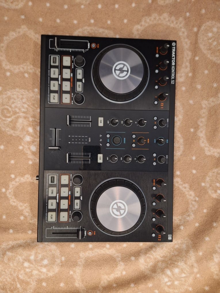 Consola DJ traktor s2 sau schimb cu ps4 pro