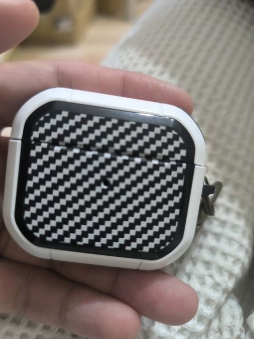 Продам чехол на аирподсы про