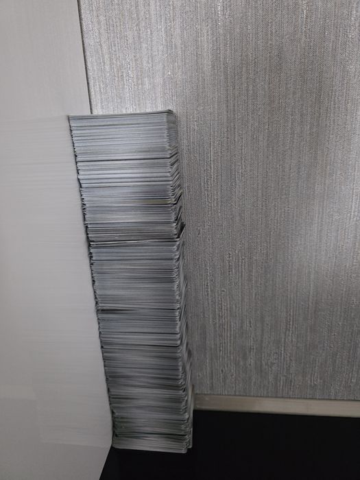 Vând cartonase pokemon