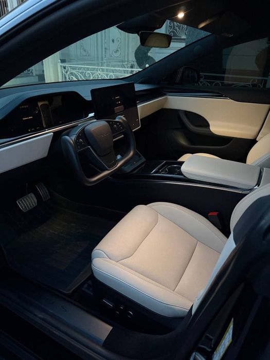 Tesla s 2.1 sekund 100 ga