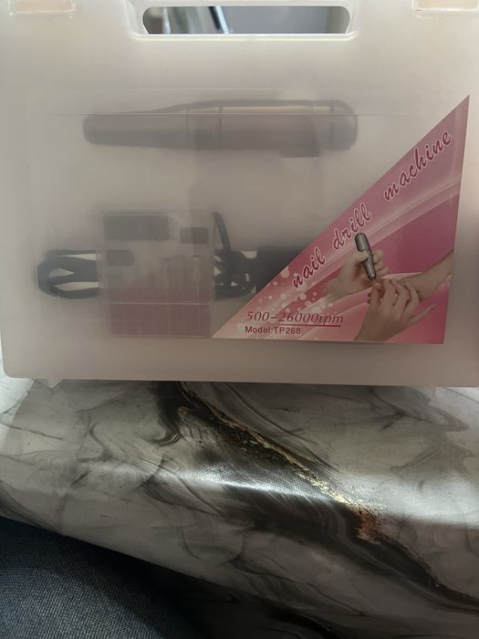 Продается машинка и лампа для маникюра