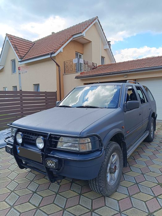 Vând Opel Frontera