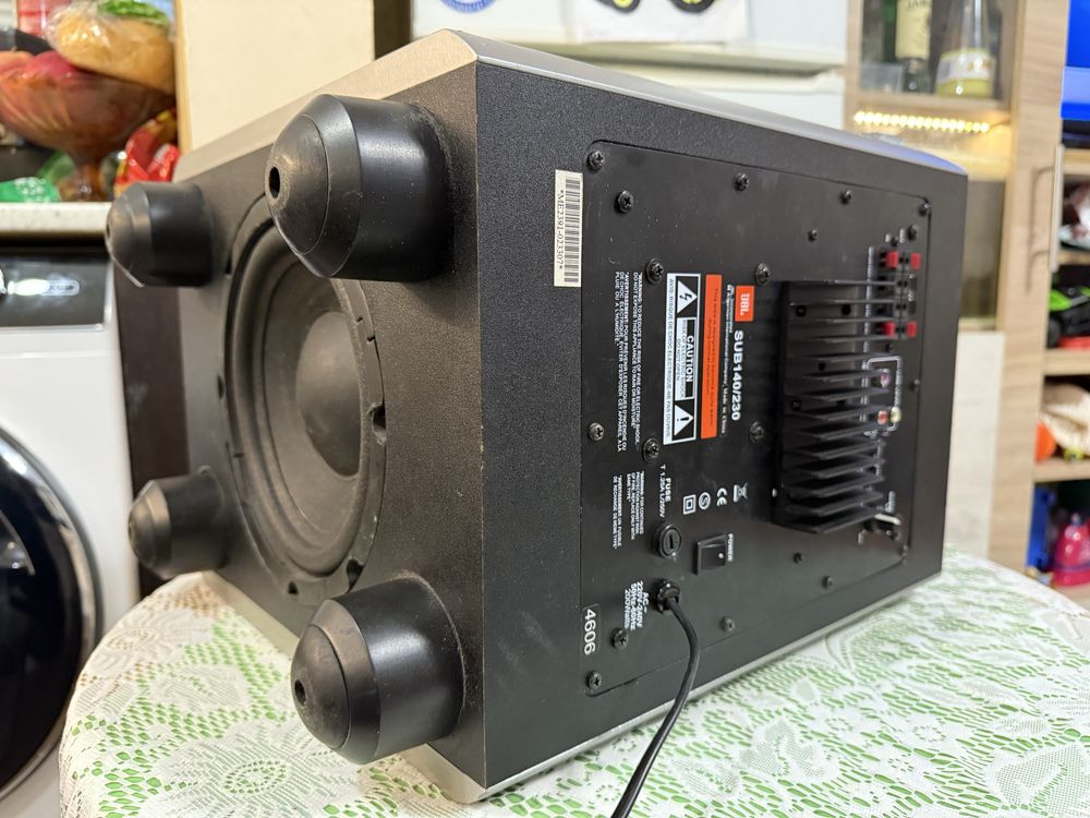 JBL SUB-140 Subwoofer 8”