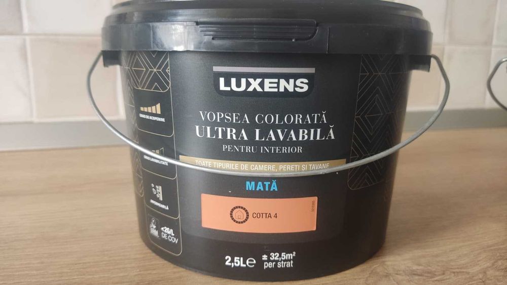 Vopsea lavabila colorata