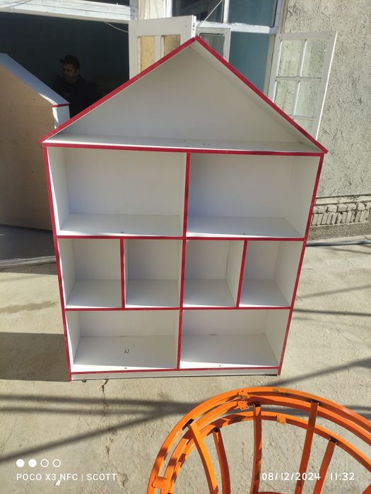 Bolalar uchun kravat stol stulchalar