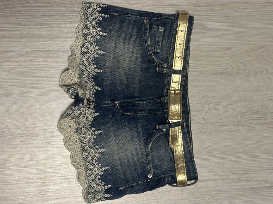 Верхняя и нижняя одежда для девочек