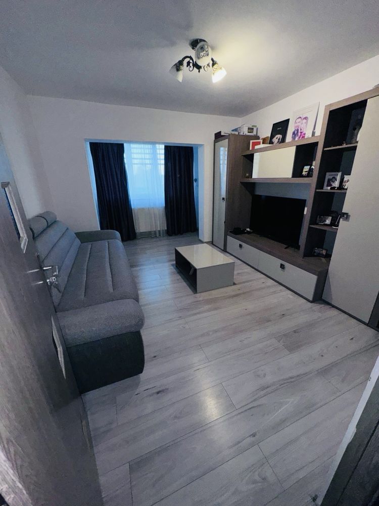 Vand apartament 2 camere