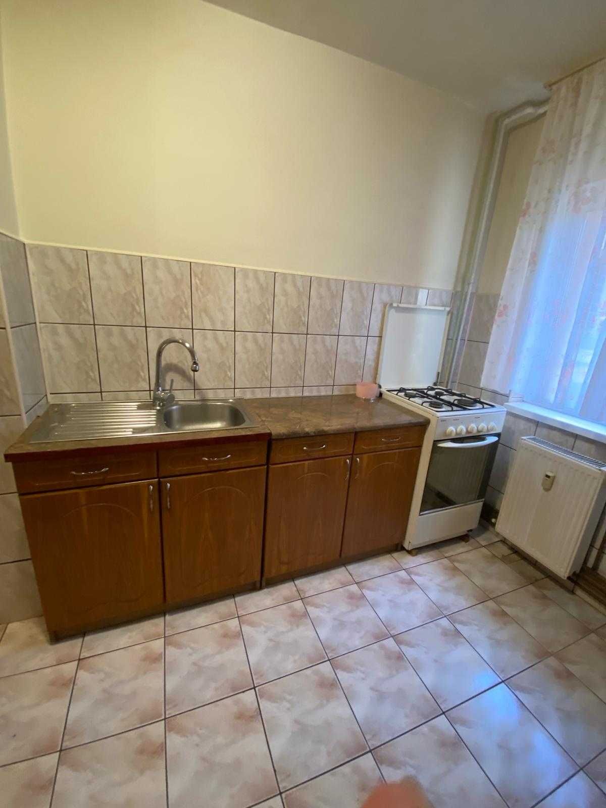 Proprietar inchiriez apartament 2 camere B-ul Dambovita