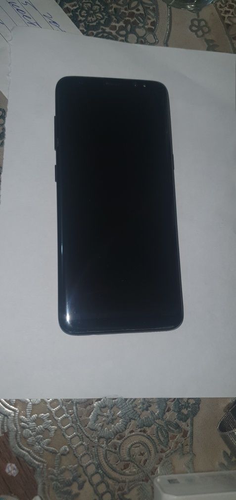 Samsung galaxy s8 продадаётся в хорошем состояние.