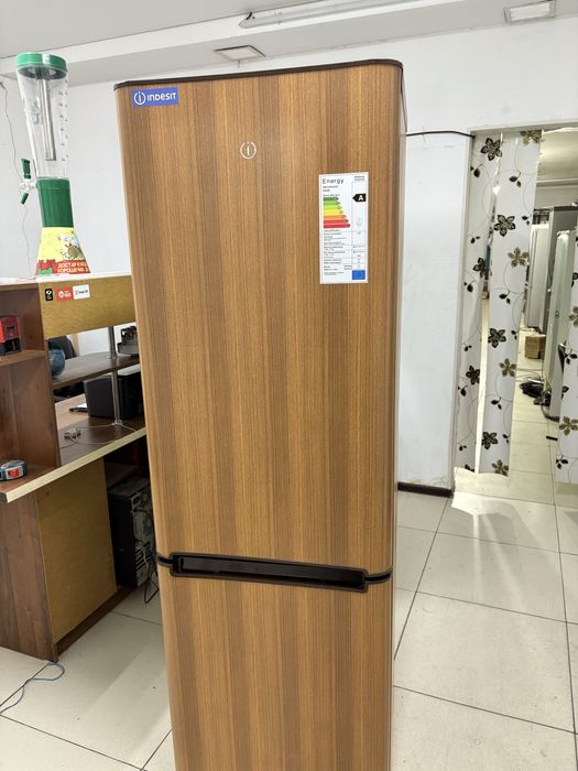 Холодильник INDESIT