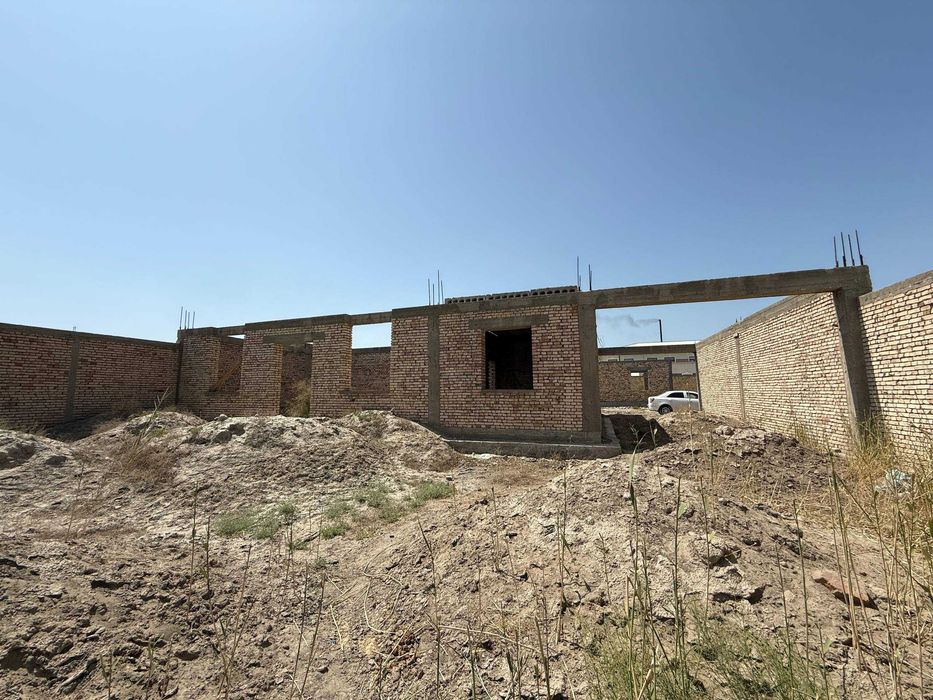 TAYYOR 6 SOTIQLI QURILISHI tuganlanmagan hovli sotiladi