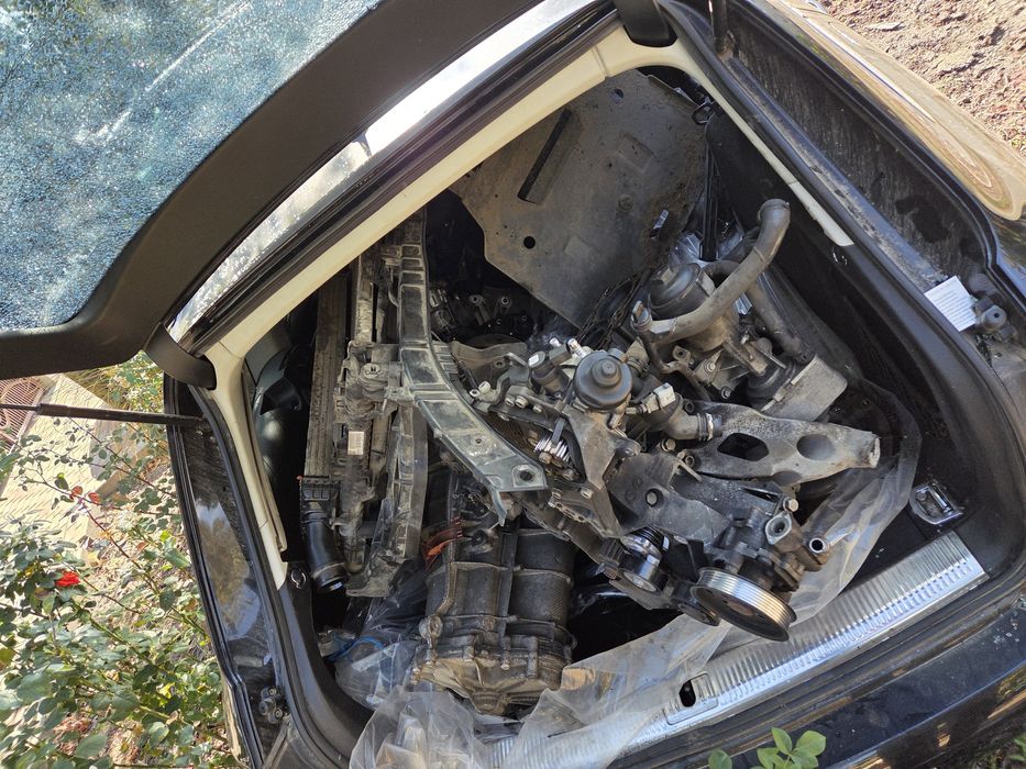 Piese dezmembrări audi a4 b8 2011