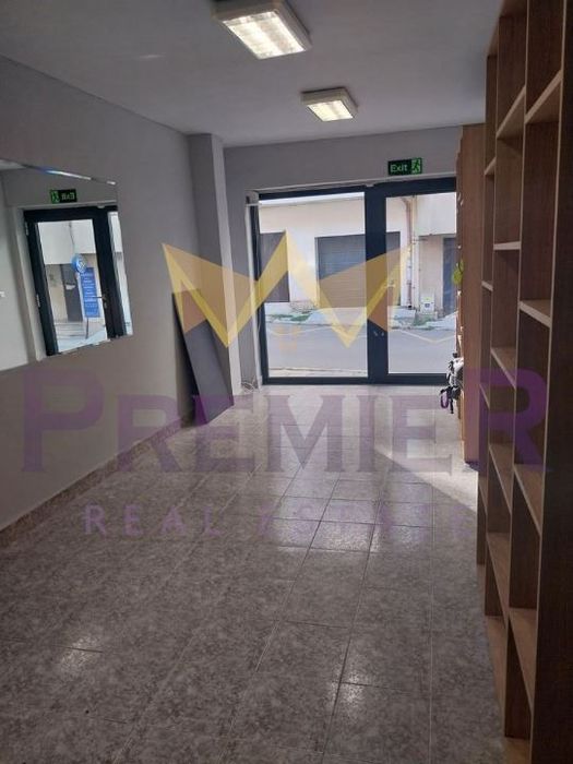 Дава се под наем Магазин в Варна, Спортна зала - 38 кв.м за 372.3 € - Снимка #3