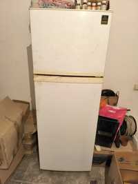 Два холодильника на запчасти