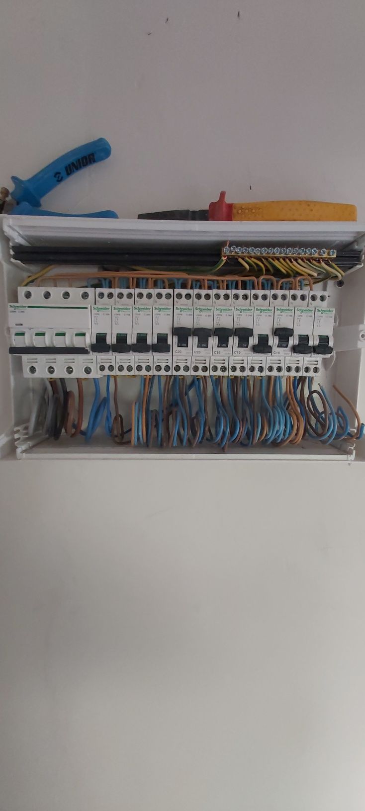 Electrician autorizat