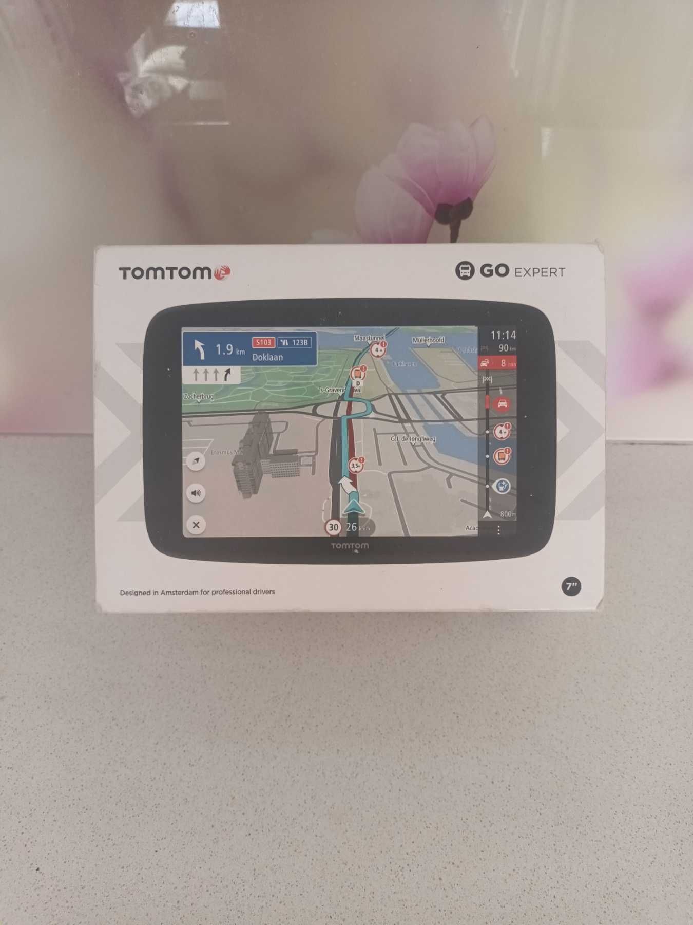 Навигация за камион GPS ЧИСТО НОВА TomTom GO Expert 7 с Вечни Карти